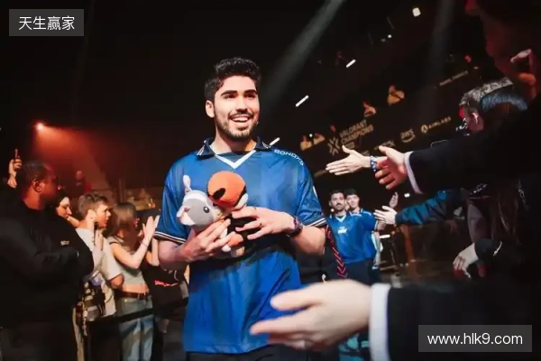 恩里克：阿什拉夫具备出战的条件；踢纽卡我们需要把控好局势