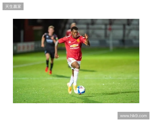 陕西联合官宣：27岁瑞典籍身高1米85中场伊兰杜斯特正式加盟球队