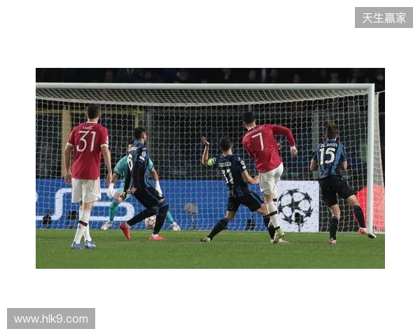 记者:因下赛季很大概率有欧冠踢,曼联想B费再至少留队1年